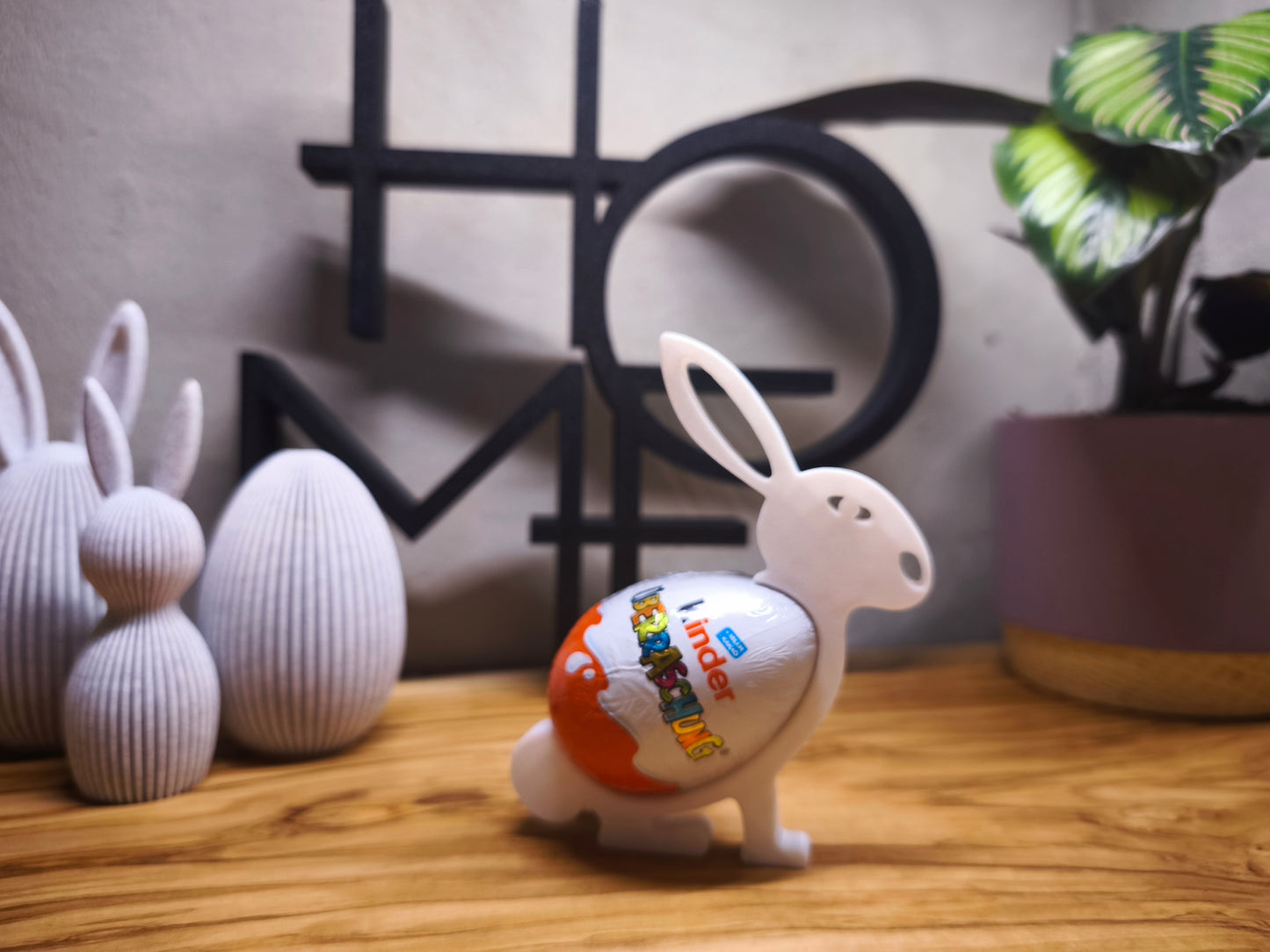 Osterhase – Perfekte Überraschung mit Platz für ein Kinder Überraschungsei (nicht enthalten)