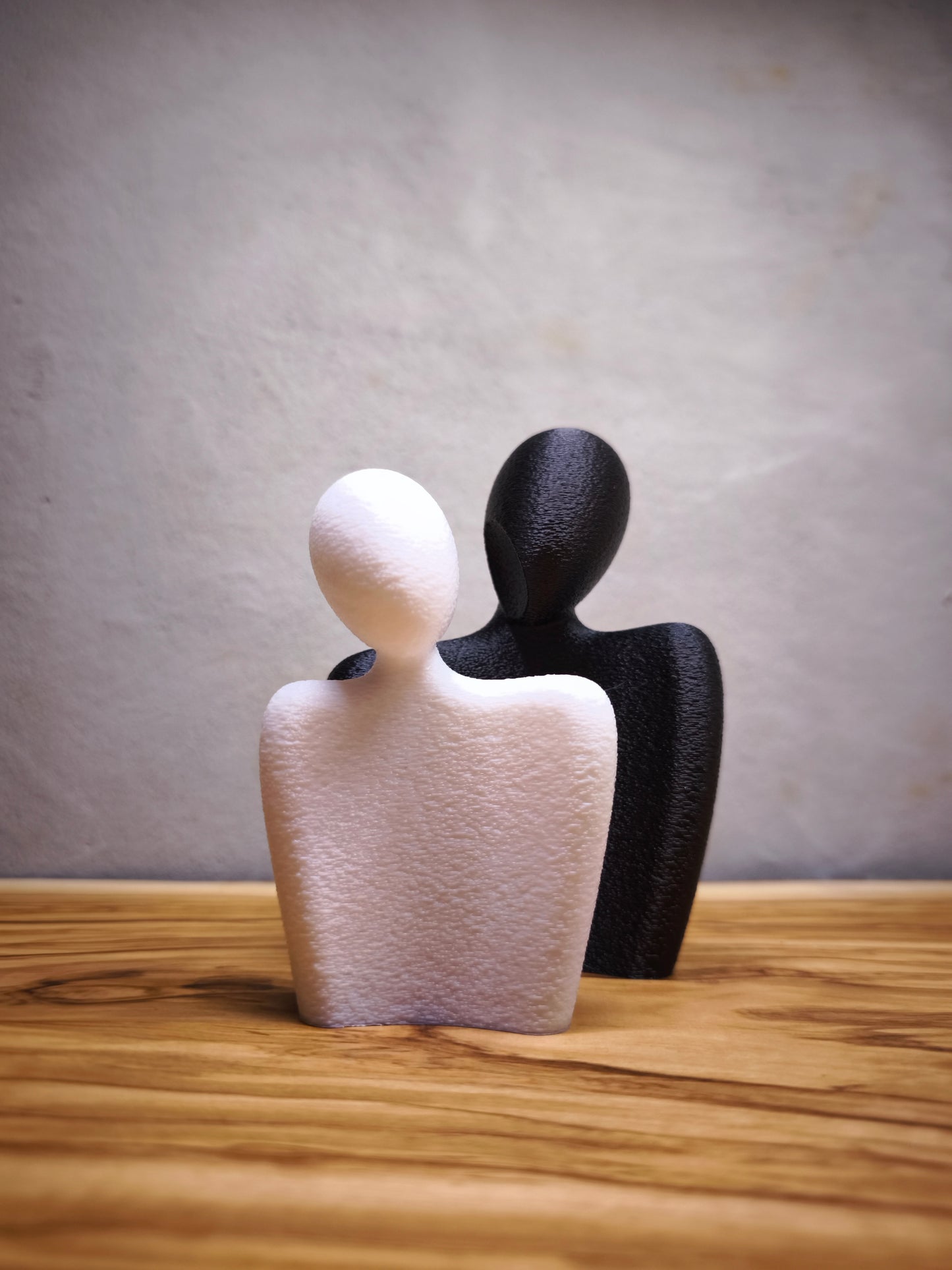 Liebespaar-Statue – Symbol für Liebe und Verbundenheit