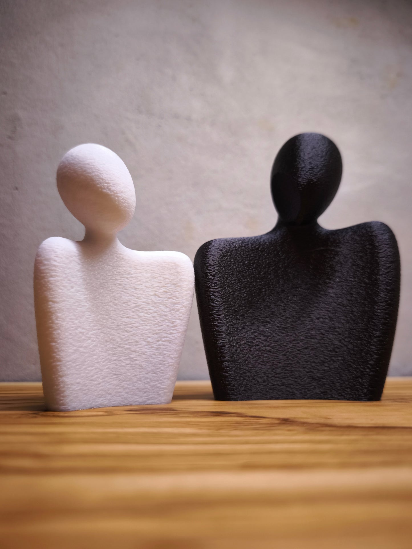 Liebespaar-Statue – Symbol für Liebe und Verbundenheit