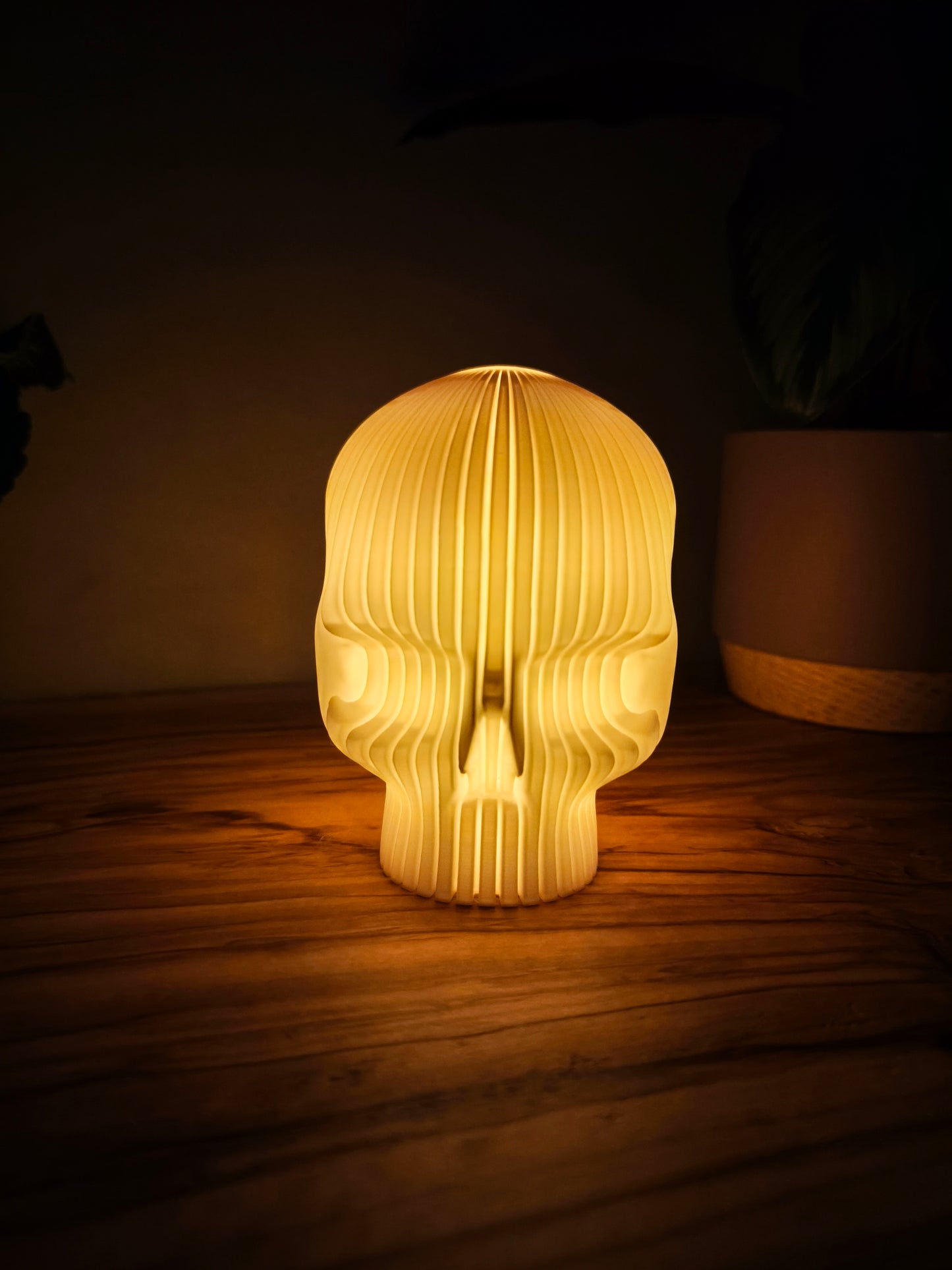 Totenkopf mit LED-Kerze – Einzigartige Deko für Zuhause & Halloween