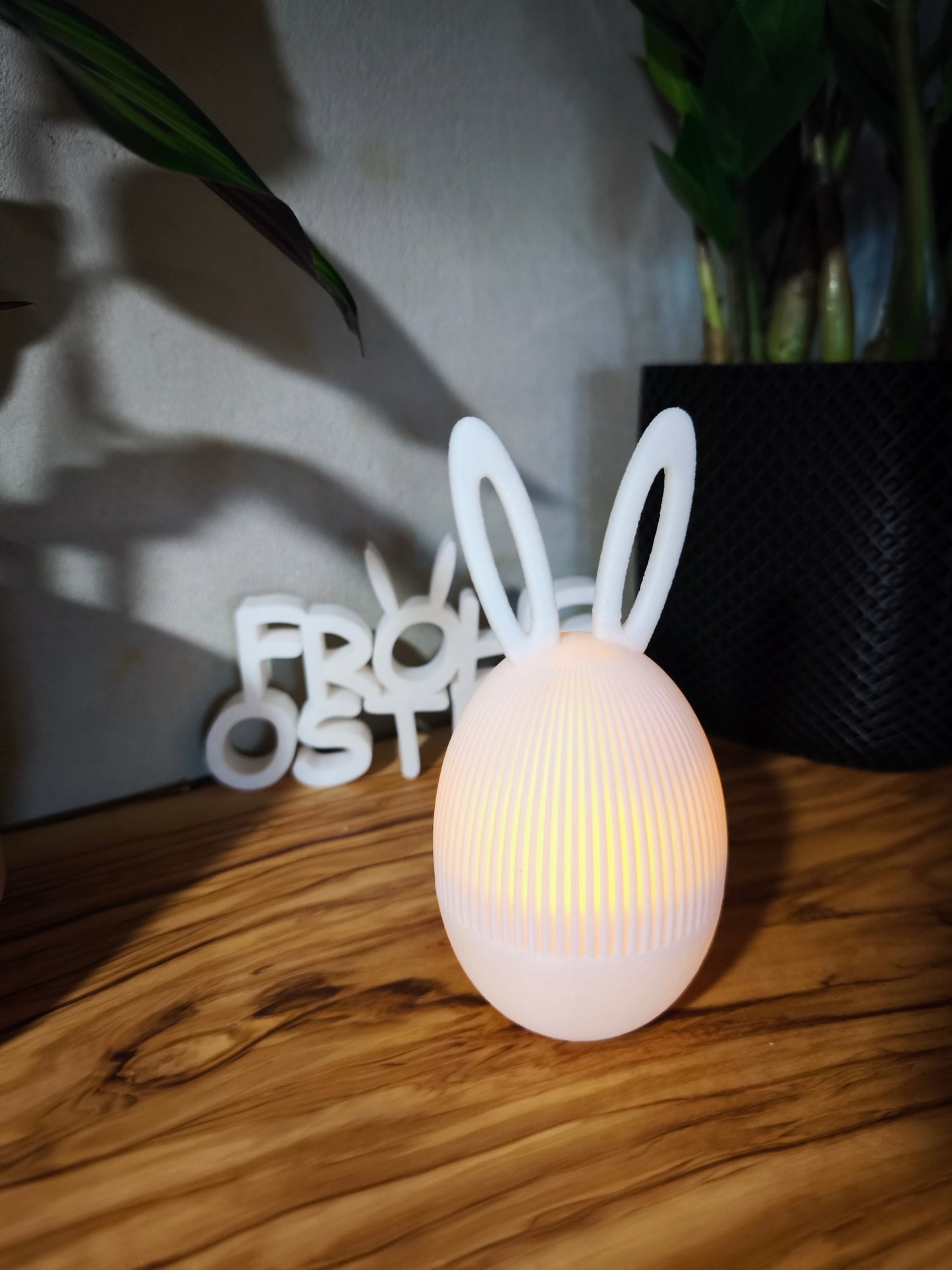 Osterei mit Hasenohren & LED-Licht – Dekoratives Highlight zu Ostern